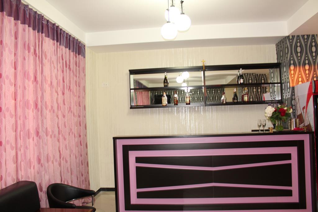 Hotel Cristal Năvodari Quarto foto